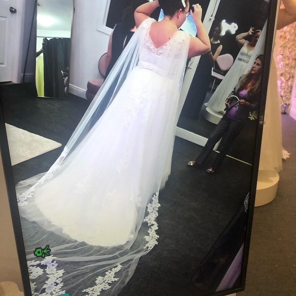 Cape style veil with embroidery